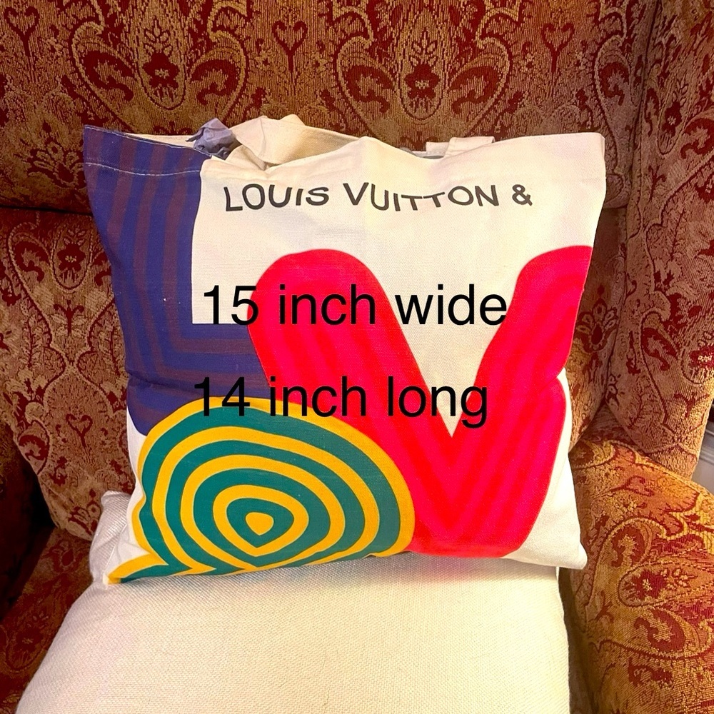 - LV CANVAS TOTE